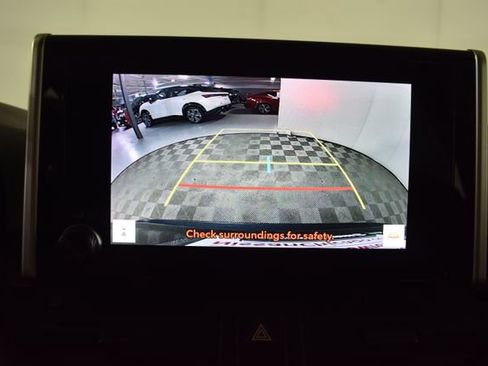 Used 2025 Toyota RAV4 XLE FWD image 22
