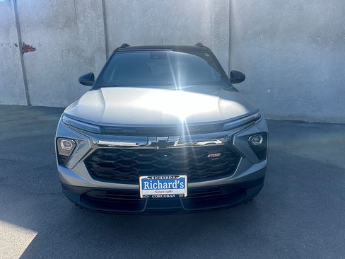 Used 2024 Chevrolet TrailBlazer RS w/ Driver Confidence Package AWD/4WD image 8