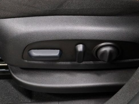 Used 2024 Chevrolet Equinox LT image 25