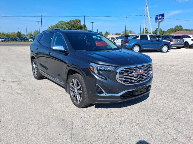 Used 2020 GMC Terrain Denali w/ Denali Premium Package AWD/4WD image 3