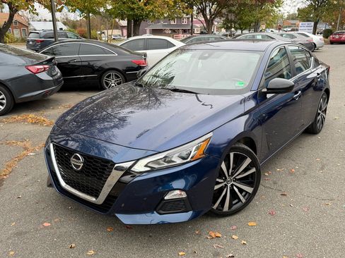 Used 2022 Nissan Altima 2.5 SR image 2