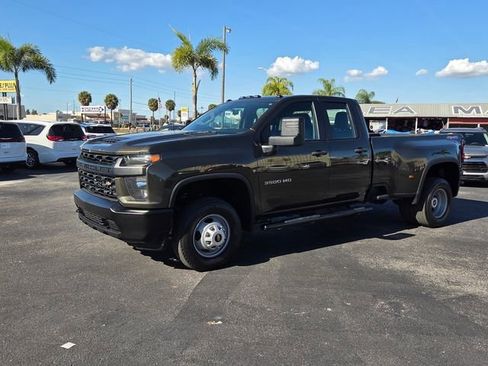 Used 2022 Chevrolet Silverado 3500 W/T AWD/4WD image 3