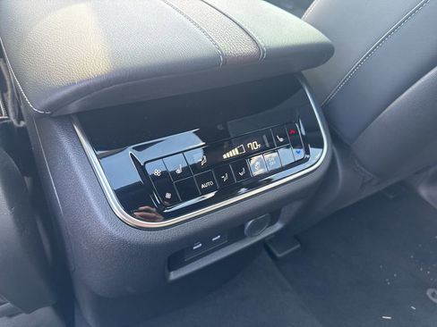 New 2025 Nissan Armada Platinum Reserve image 14