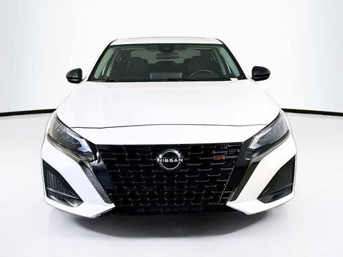 Used 2024 Nissan Altima 2.5 SR w/ SR Premium Package image 6