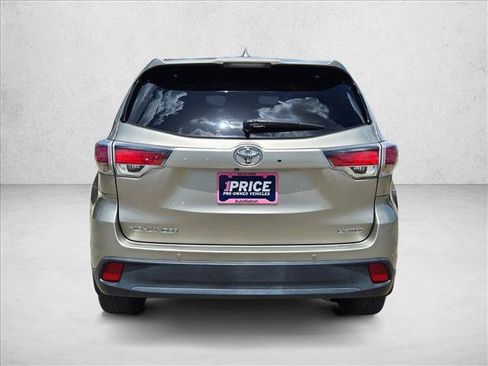 Used 2015 Toyota Highlander Limited FWD image 6