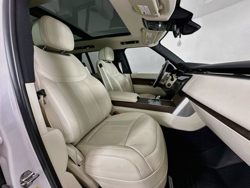 Used 2025 Land Rover Range Rover SE AWD/4WD image 31