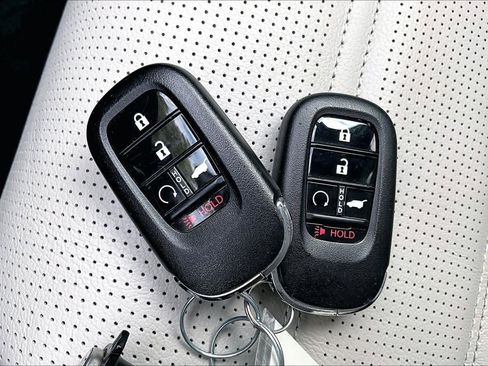 Used 2025 Honda CR-V EX-L image 13