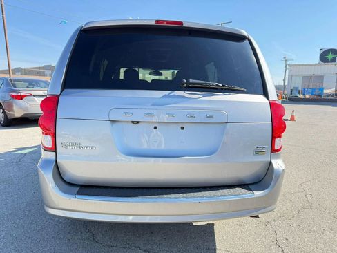 Used 2018 Dodge Grand Caravan GT image 4