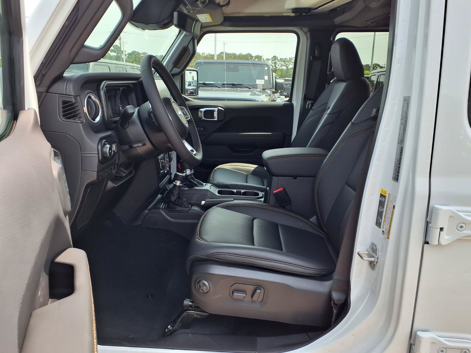 New 2026 Jeep Wrangler Unlimited Sahara AWD/4WD image 8