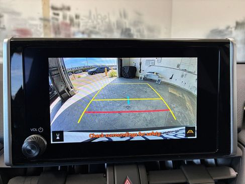 Used 2025 Toyota RAV4 XLE w/ Convenience Package image 25