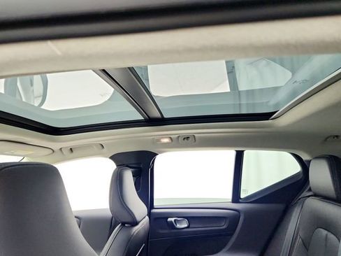 New 2025 Volvo XC40 B5 Core w/ Climate Package image 22