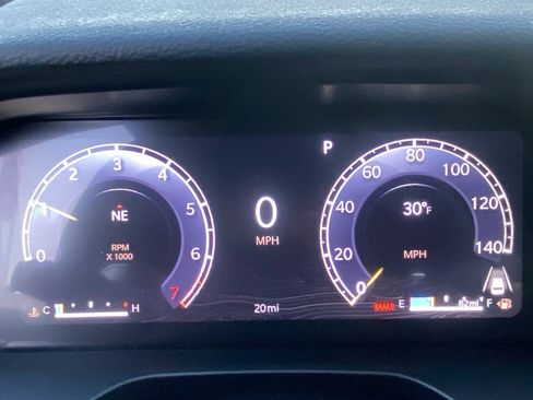 New 2025 Jeep Grand Cherokee L Altitude image 9