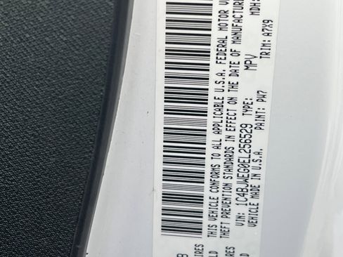 Used 2014 Jeep Wrangler Unlimited Sahara w/ Connectivity Group image 27