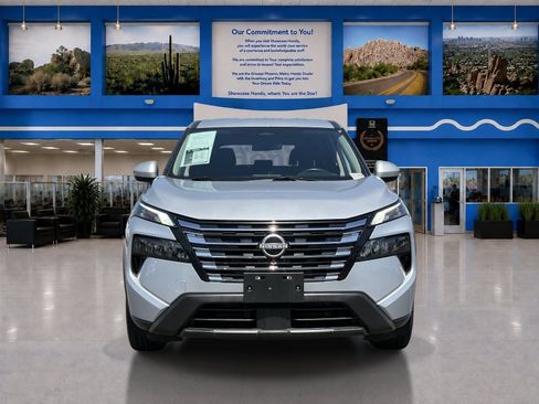 Used 2025 Nissan Rogue SV AWD/4WD image 10