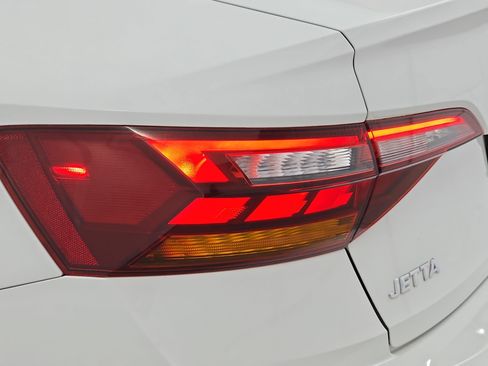 Used 2019 Volkswagen Jetta R-Line FWD image 34