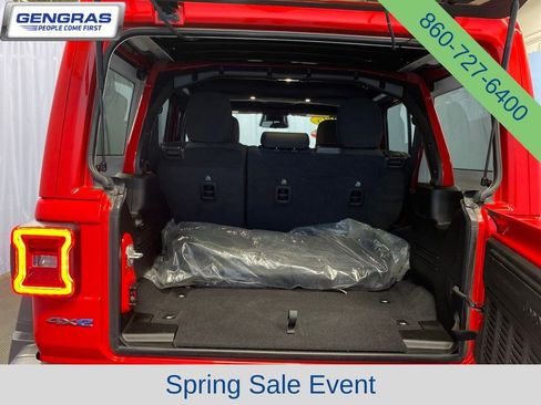Used 2025 Jeep Wrangler Unlimited Rubicon 4xe w/ Convenience Group AWD/4WD image 33