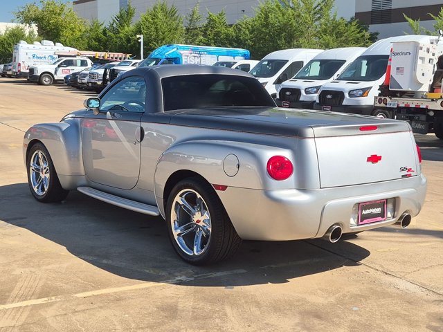 Used 2005 Chevrolet SSR w/ Preferred Equipment Group RWD image 8