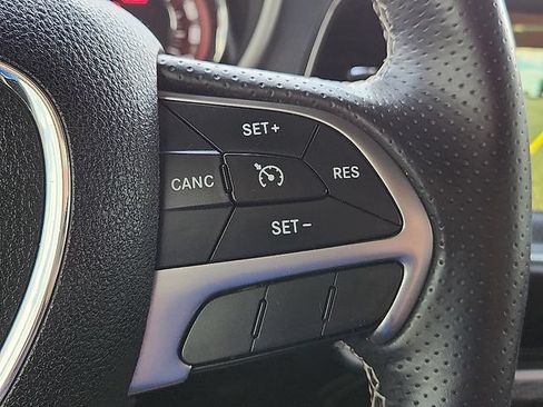 Used 2016 Dodge Challenger SRT Hellcat RWD image 18