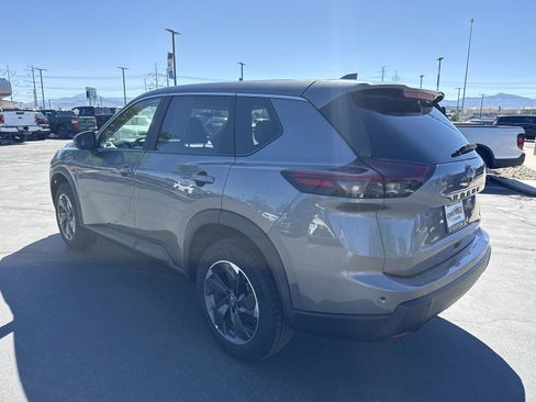 Used 2025 Nissan Rogue SV FWD image 8