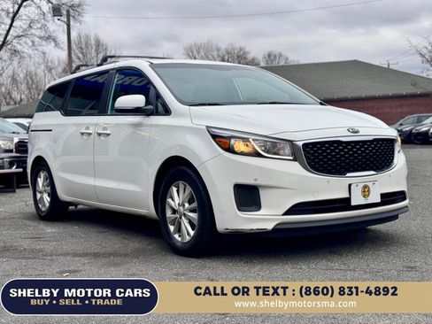Used 2016 Kia Sedona LX w/ LX Essentials Premium Package FWD image 3