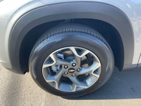 Used 2025 Chevrolet Trax LT image 29