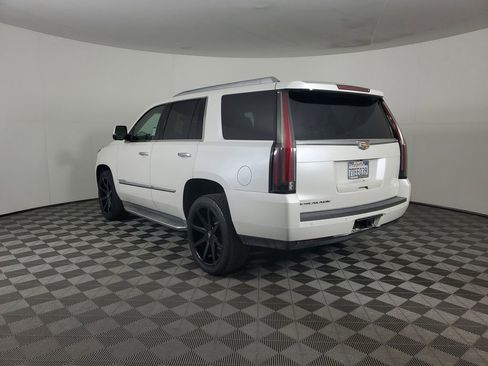 Used 2016 Cadillac Escalade Luxury image 6