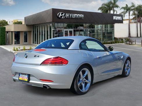 Used 2011 BMW Z4 sDrive35i image 3