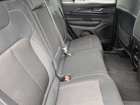 Used 2024 Jeep Grand Cherokee Laredo X AWD/4WD image 29