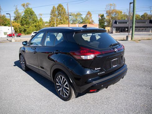 Used 2024 Nissan Kicks SV image 6