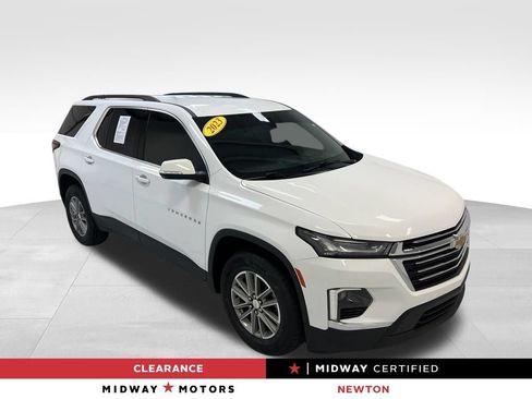 Used 2023 Chevrolet Traverse LT FWD image 1
