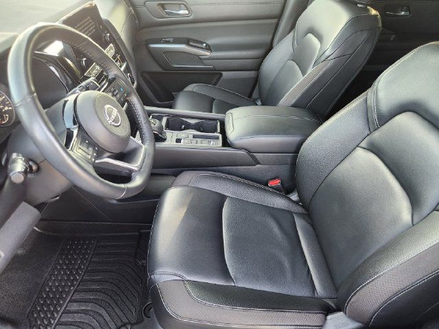 Used 2023 Nissan Pathfinder SL FWD image 13