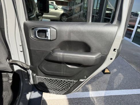 Used 2020 Jeep Wrangler Unlimited Sahara AWD/4WD image 26