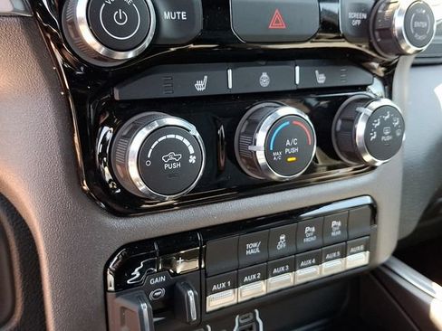 New 2026 RAM 2500 Big Horn AWD/4WD image 10