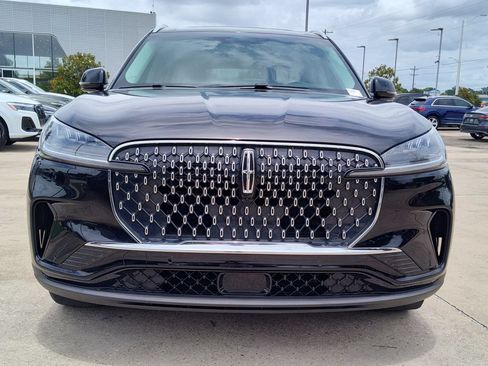 Used 2025 Lincoln Aviator 2WD image 16