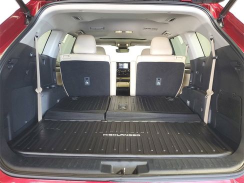 Used 2022 Toyota Highlander Limited image 24