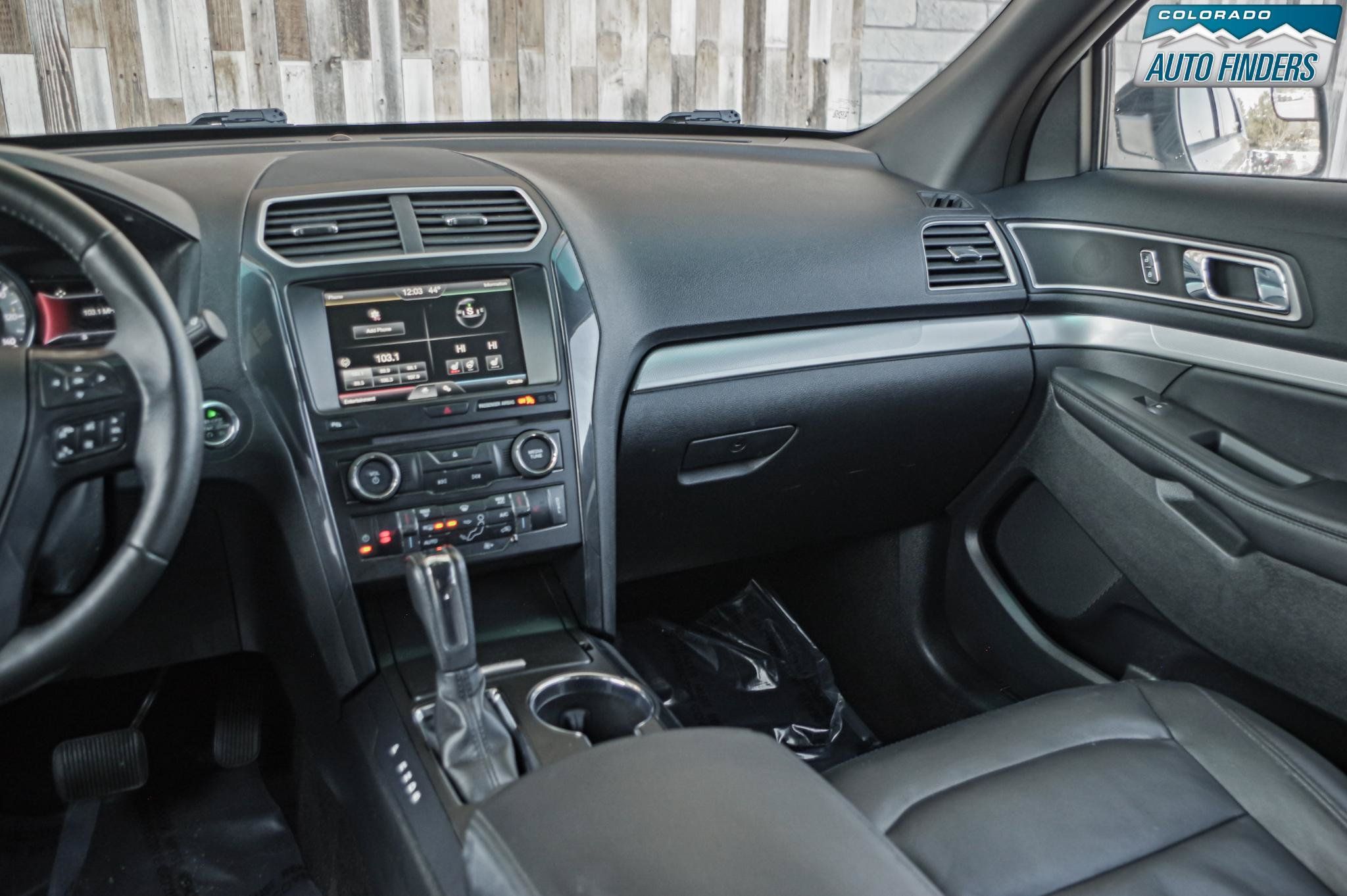 Used 2016 Ford Explorer XLT w/ Equipment Group 202A AWD/4WD image 17