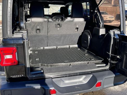 Used 2019 Jeep Wrangler Unlimited Sahara w/ Advanced Safety Group image 29