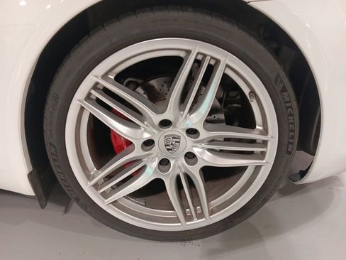 Used 2014 Porsche 911 Carrera S image 11