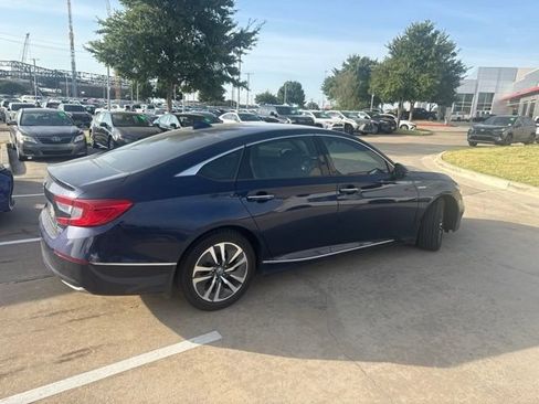 Used 2019 Honda Accord Touring image 3