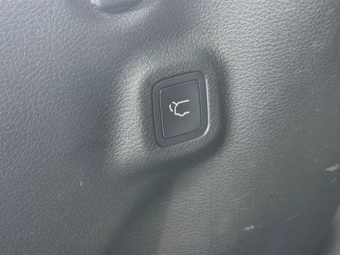 Used 2020 Jeep Compass Latitude w/ Popular Equipment Group FWD image 30