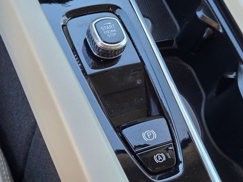 Certified 2025 Volvo XC60 T8 Ultra w/ Protection Package Premier image 19