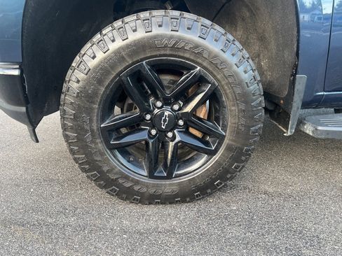 Used 2020 Chevrolet Silverado 1500 Custom Trail Boss w/ Custom Convenience Package AWD/4WD image 38