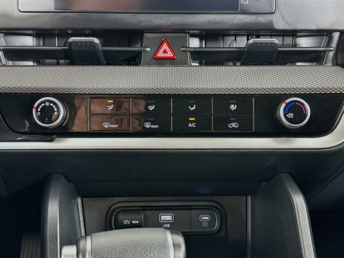 Used 2025 Kia Sportage LX image 22