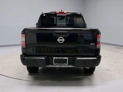 Certified 2024 Nissan Frontier SV w/ Technology Package image 11