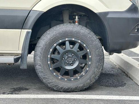 Used 2018 Mercedes-Benz Sprinter 2500 image 9