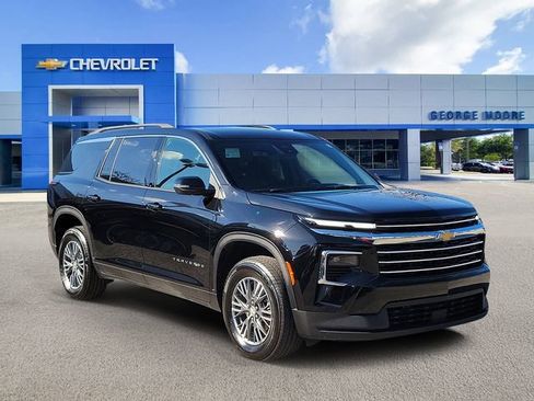 Certified 2025 Chevrolet Traverse LT image 1