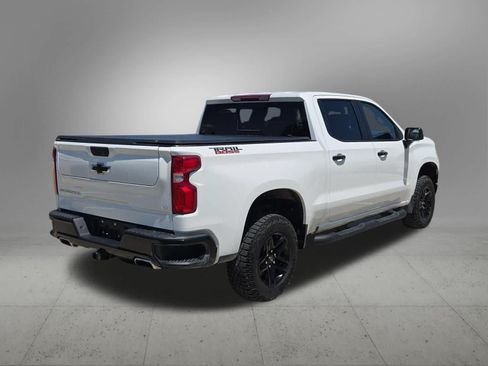 Used 2024 Chevrolet Silverado 1500 LT Trail Boss w/ Convenience Package II AWD/4WD image 6