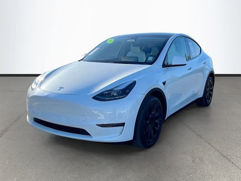 Used 2023 Tesla Model Y Long Range image 3