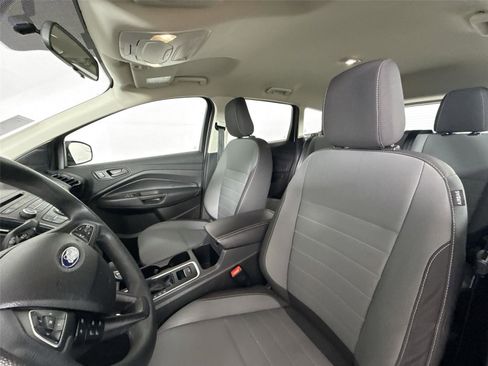 Used 2018 Ford Escape S image 3