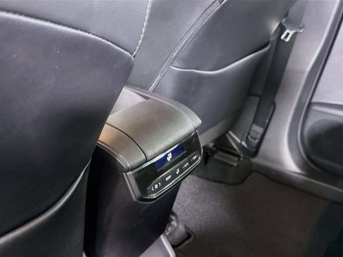 Used 2020 Toyota Highlander XLE FWD image 27